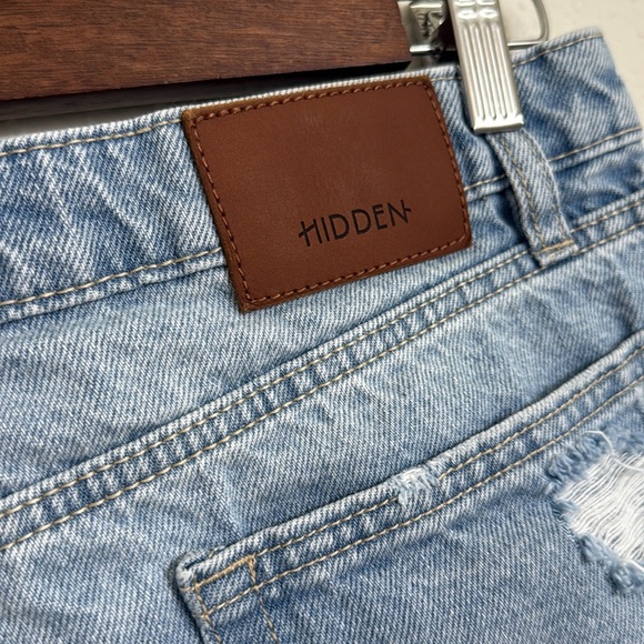 Hidden Distressed Jean Shorts - Picture 7 of 8